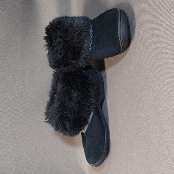 Isotoner faux fur slippers 6.5 - 7 - Picture 1 of 8